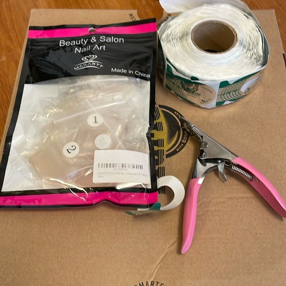 Acrylic nail tools - Picture 1 of 4